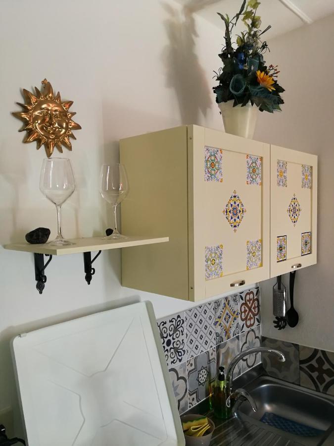 Casa Vacanze Il Girasole 칼타기론 외부 사진